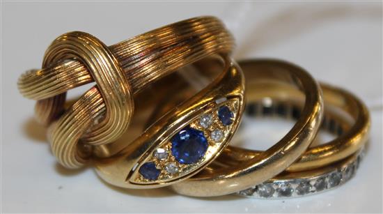 18ct gold, sapphire & diamond ring, 18ct gold knot ring, 22ct gold wedding band, 9ct gold wedding band & another ring